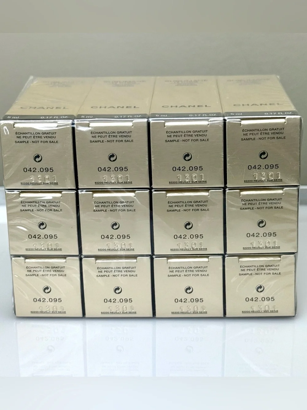CHANEL Sublimage Le Fluide Ultimate Skin Regeneration - Pack of 12 Sealed